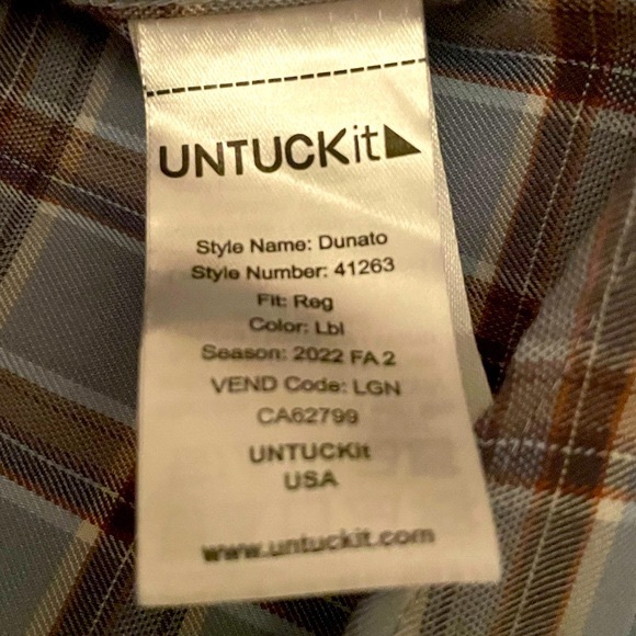 NWOT UNTUCKit Dunato blue and gray plaid flannel brushed pattern. Size Medium - Picture 6 of 6